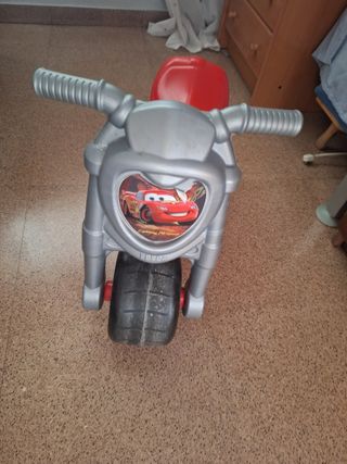 Moto correpasillos Cars