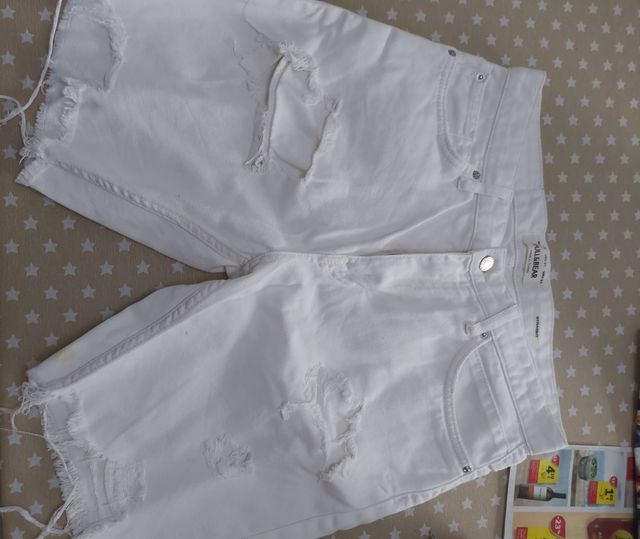 Shorts Pull&Bear blancos rotos Talla 40