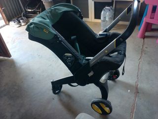 Doona Carro Bebe seminuevo