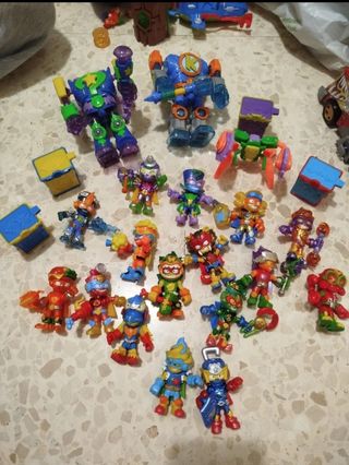 SuperThings: Robots y muñecos