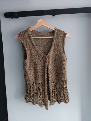 Chaleco marrón de punto