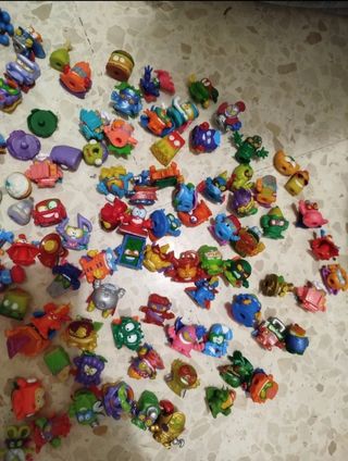 Lote SuperThings (100+ muñecos)