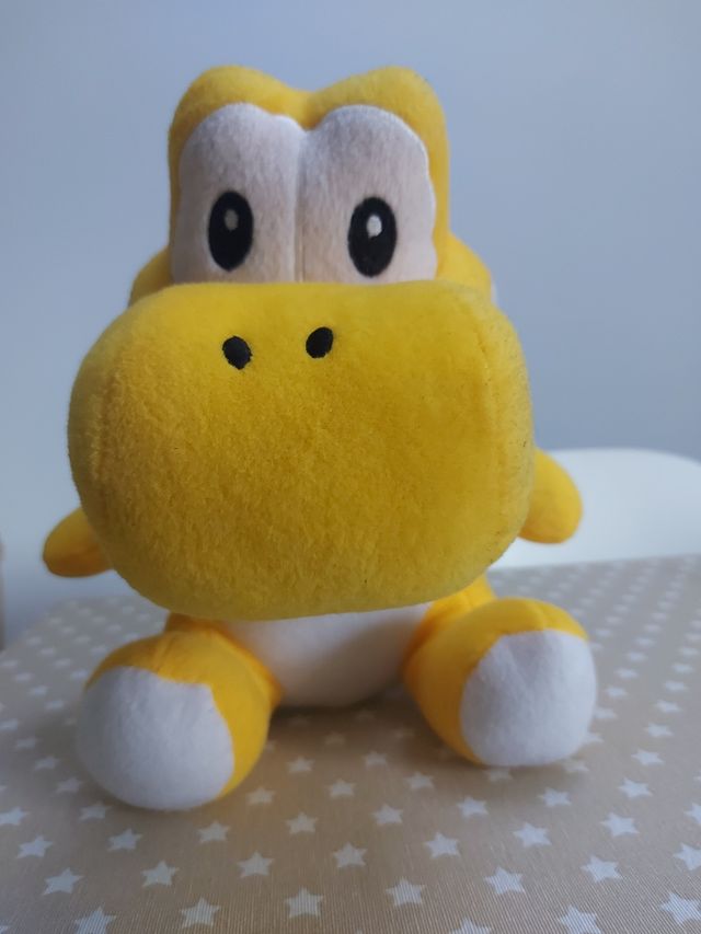 Yoshi Amarillo de Peluche