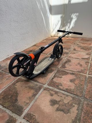 Patinete plegable.