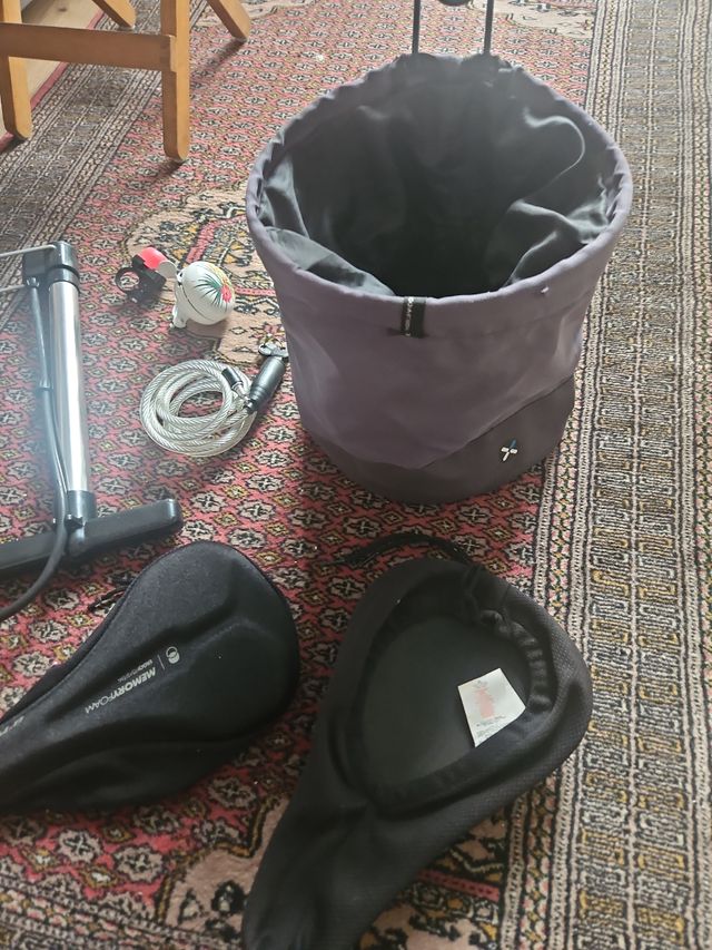 Accesorios bici: sillín bomba candado ciclismo