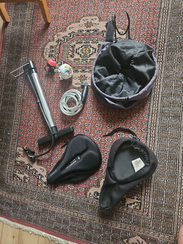 Accesorios bici: sillín bomba candado ciclismo