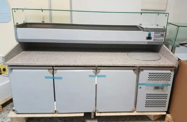 Mesa pizzería c/vitrina