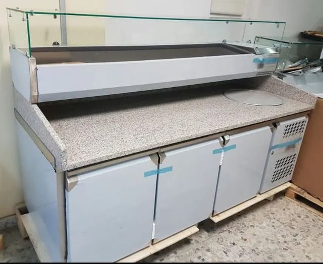 Mesa pizzería c/vitrina