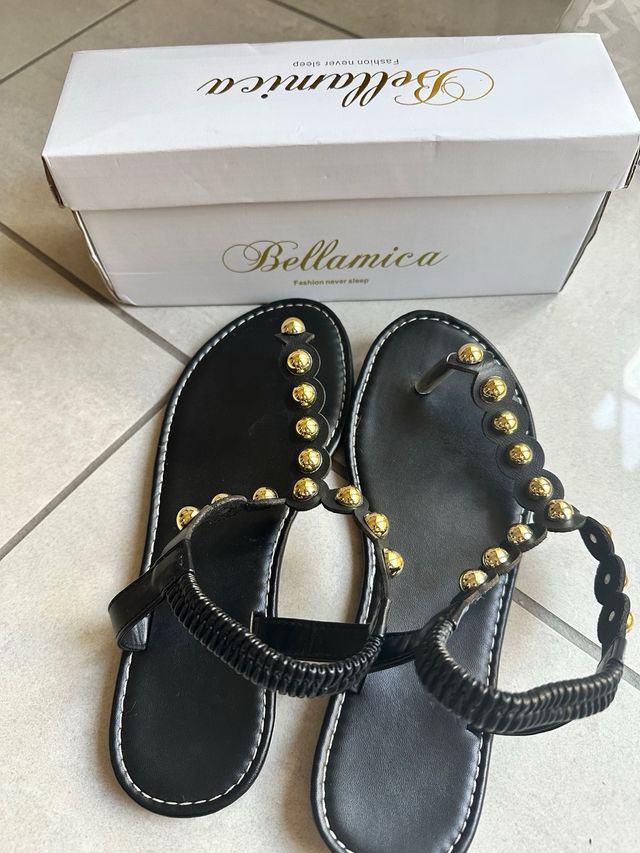 Sandali Bellamica neri con perle oro nuovi!