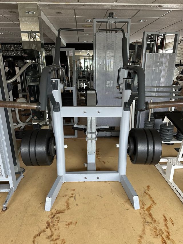 Máquinaria variada Gimnasio , maquinas,peso libre.