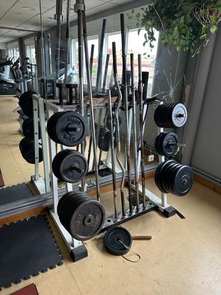 Máquinaria variada Gimnasio , maquinas,peso libre.