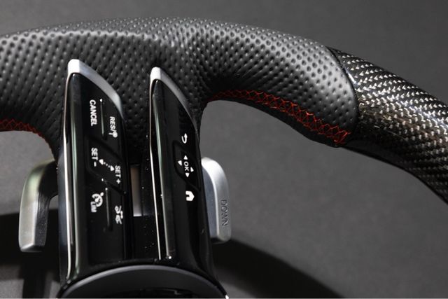 Volante Mercedes AMG Carbono con factura y garanti