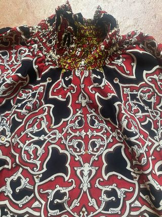 Blusa Desigual negra y roja