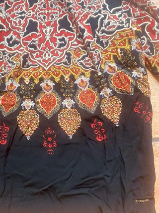 Blusa Desigual negra y roja