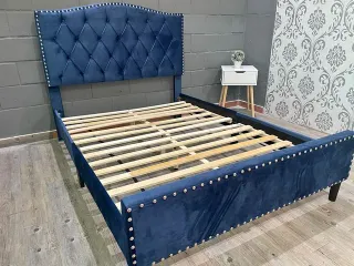 Cama azul terciopelo 135cm