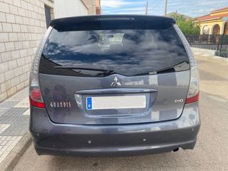 Mitsubishi Grandis 2007