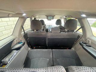 Mitsubishi Grandis 2007