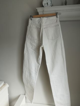 Pantalones vaqueros rectos beige