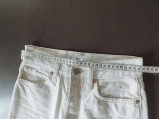 Pantalones vaqueros rectos beige