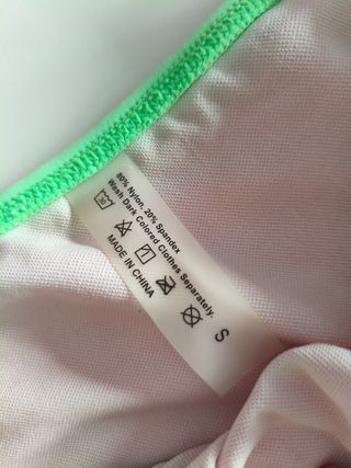 Bikini rosa fucsia y multicolor
