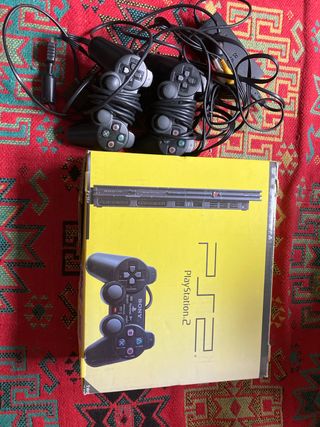 PS2 Slim (PlayStation 2) + 2 mandos