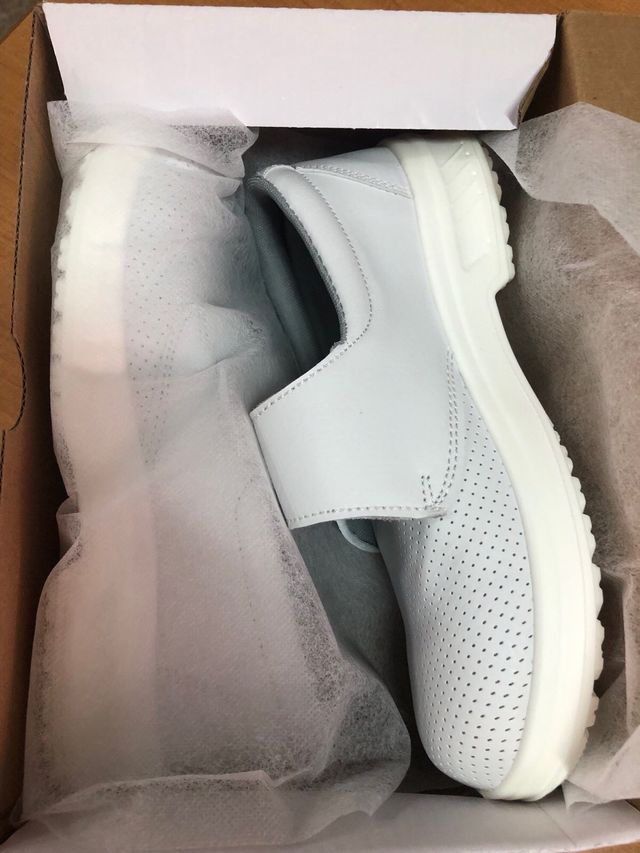 Zapatos blancos de trabajo varias tallas