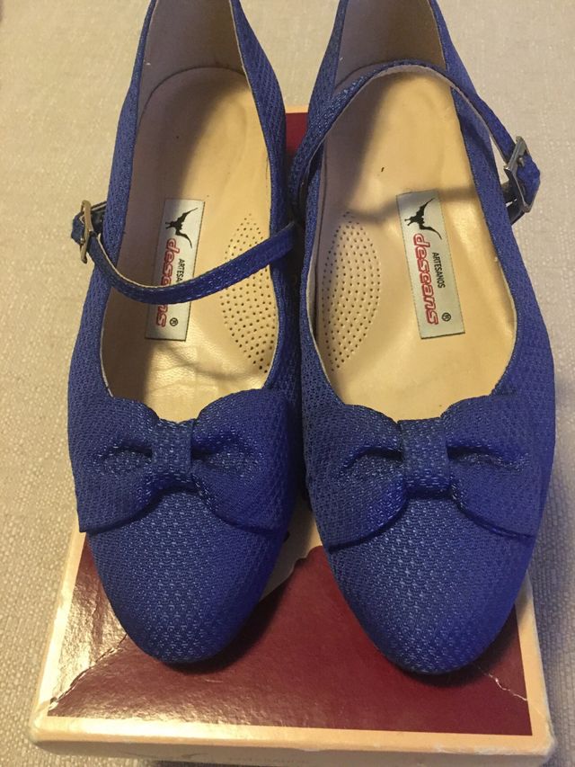 Traje Fallera niña: falda largo85,cintura 61 total