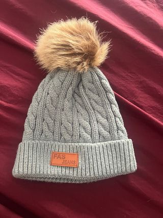 Gorro de lana gris con pompón marrón niñ@