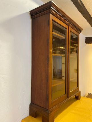 Vitrina antigua de madera