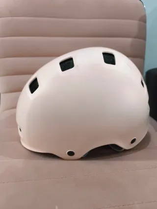 Bicicleta niña, 2-5 años con casco y protecciones.