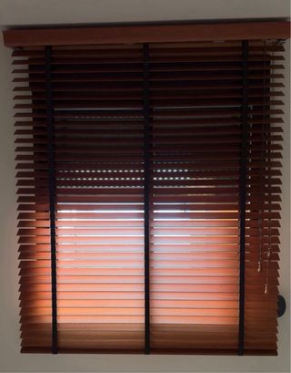 Tende veneziane in legno marrone