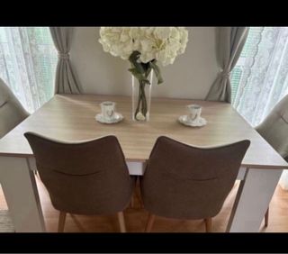 Mesa comedor extensible blanca y madera