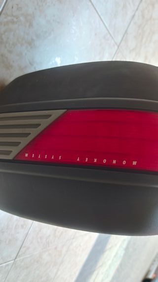Baúl Givi E50 Maxia + Soporte Monorack
