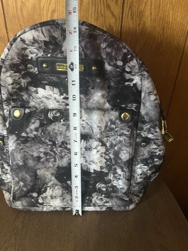 Mochila Adrienne Vittadini floral