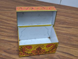 Caja vintage de lata | Recipiente retro