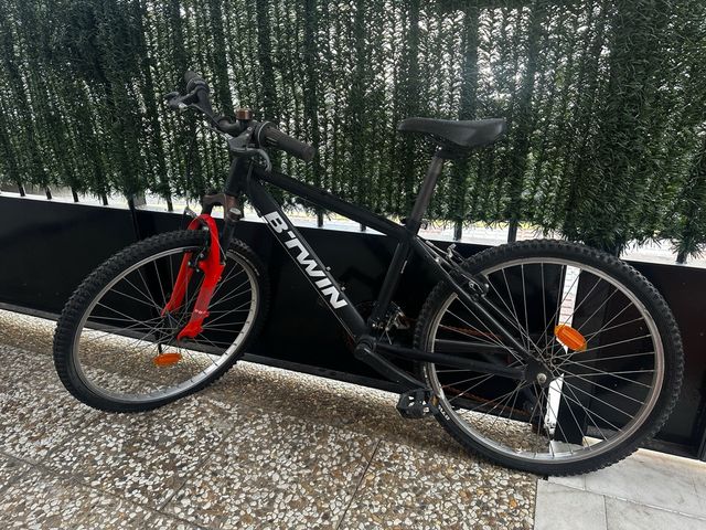 Bicicleta B-Twin montaña cadete.