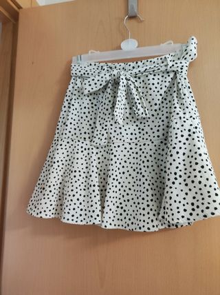 Falda topos blanco-negro