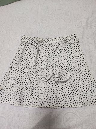 Falda topos blanco-negro