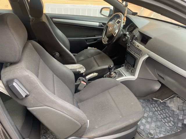 Opel Astra gtc 2007