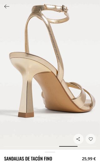 Sandalias doradas de tacón fino