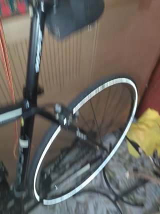 Bicicleta carretera WST 500 buen estado  Y ruedas