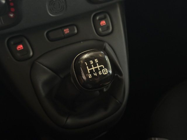 Fiat Panda 1.0GSE HYBRID 70CV.- " 5 PUERTAS ". -" IMPECABLE ".-" BAJO CONSUMO ".- " ETIQUETA ECO " .- " GARANTÍA CON COBERTURA EUROPEA ".-