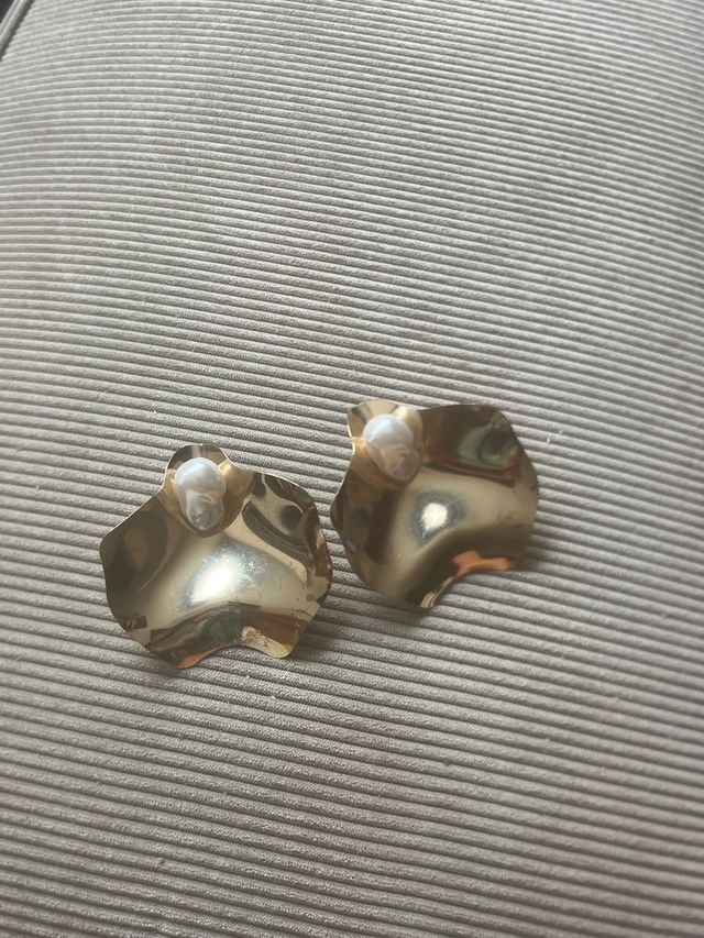Pendientes Zara dorados con perla