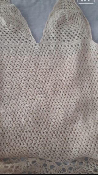 Top crochet beige hecho a mano