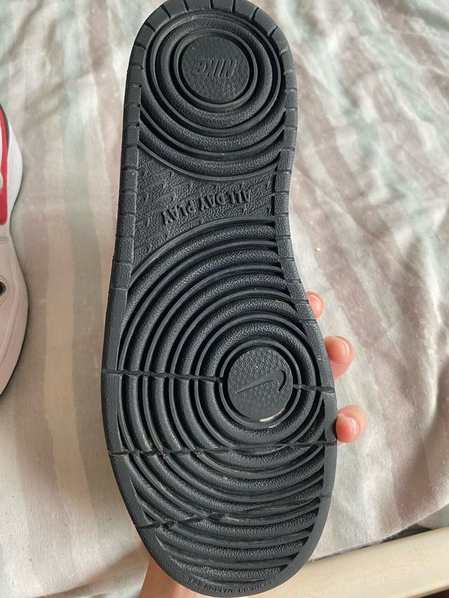 Zapatillas Nike Court Borough - rojas y blancas