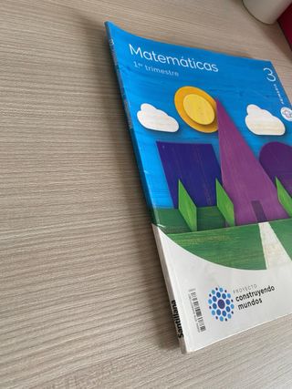 Libros de texto 3 primaria MATEMATICAS y SOCIALES 