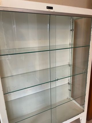 Vitrina médica antigua metal lacado blanco vidrio