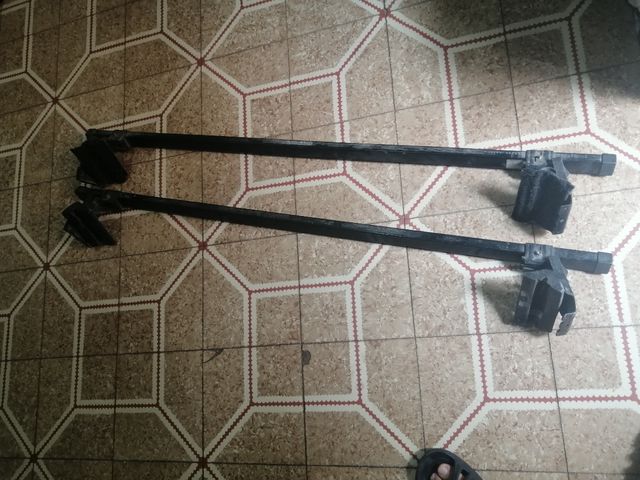 Barras portaequipajes coche