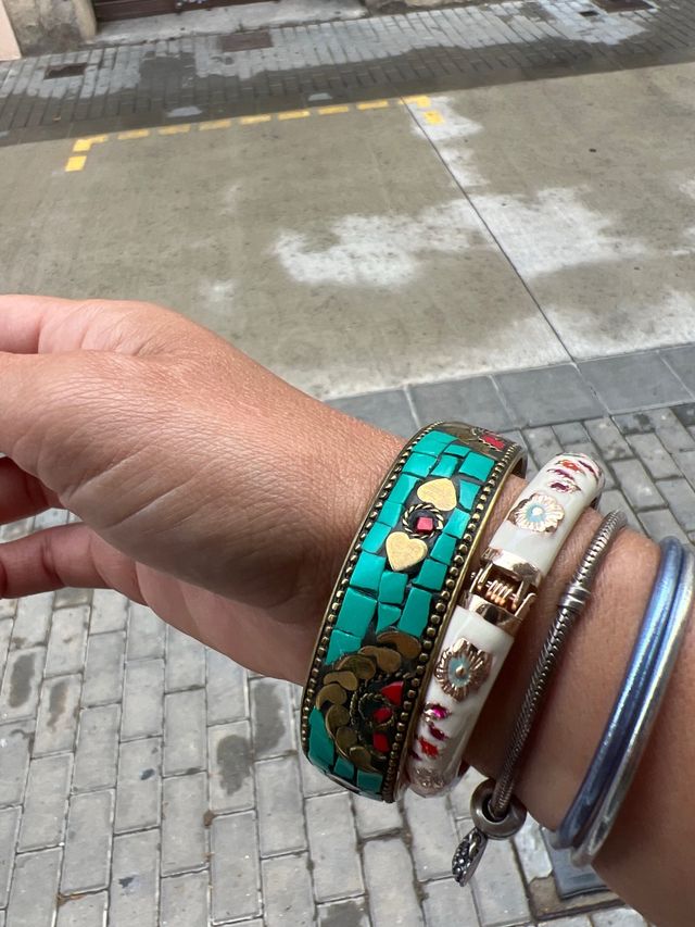 Pulseras indias turquesa y blanco