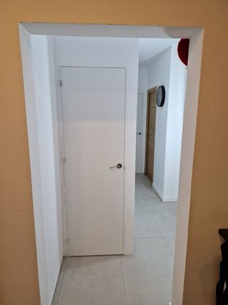 alquilo avitacion para chica con cama y armario